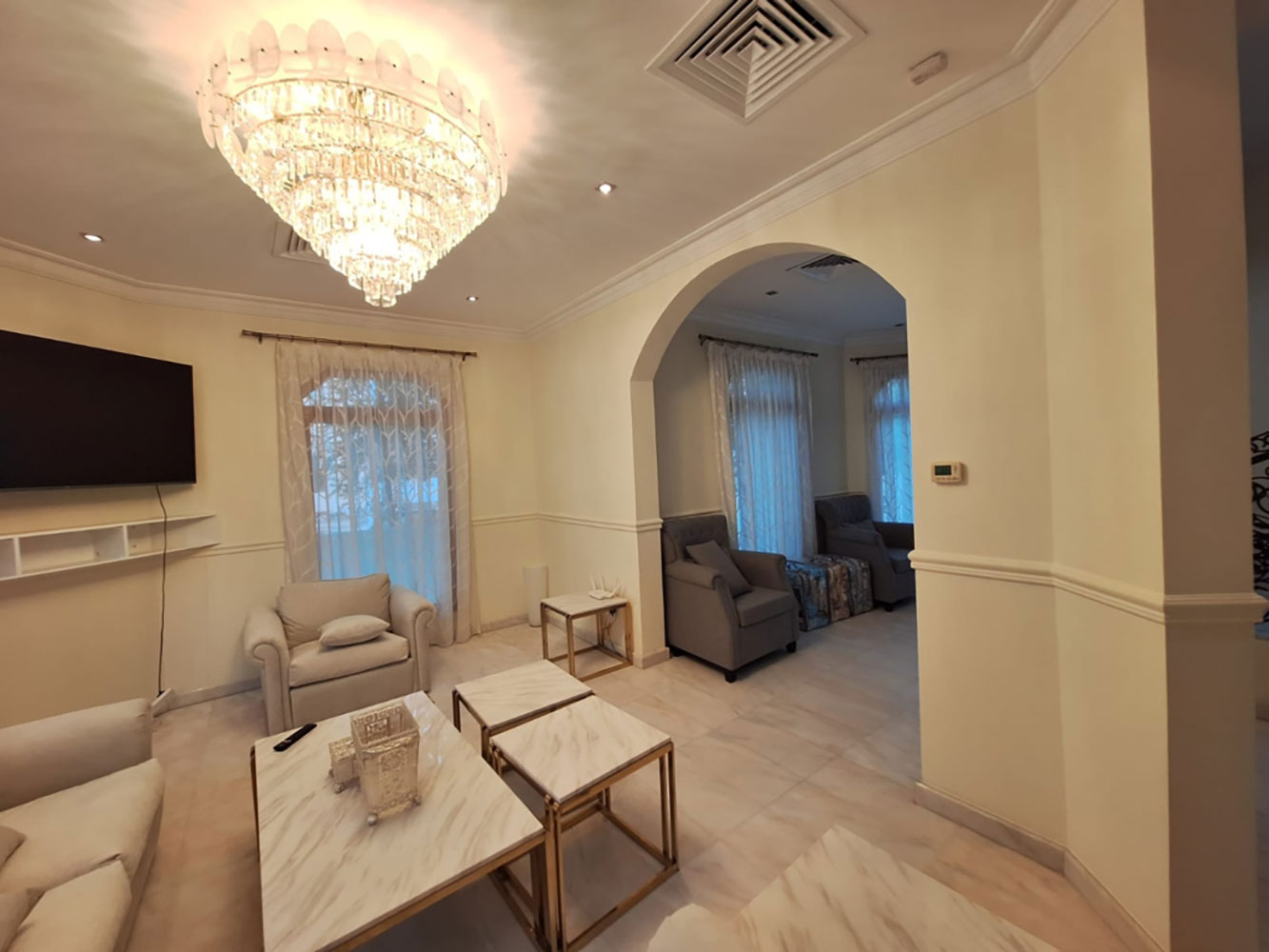 صورة فيلا للإيجار في الجفير #1915 4