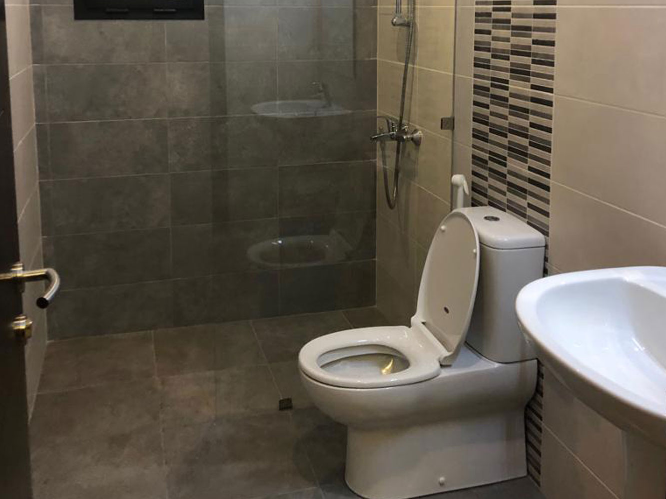 صورة شقة للإيجار في توبلي #2107 2