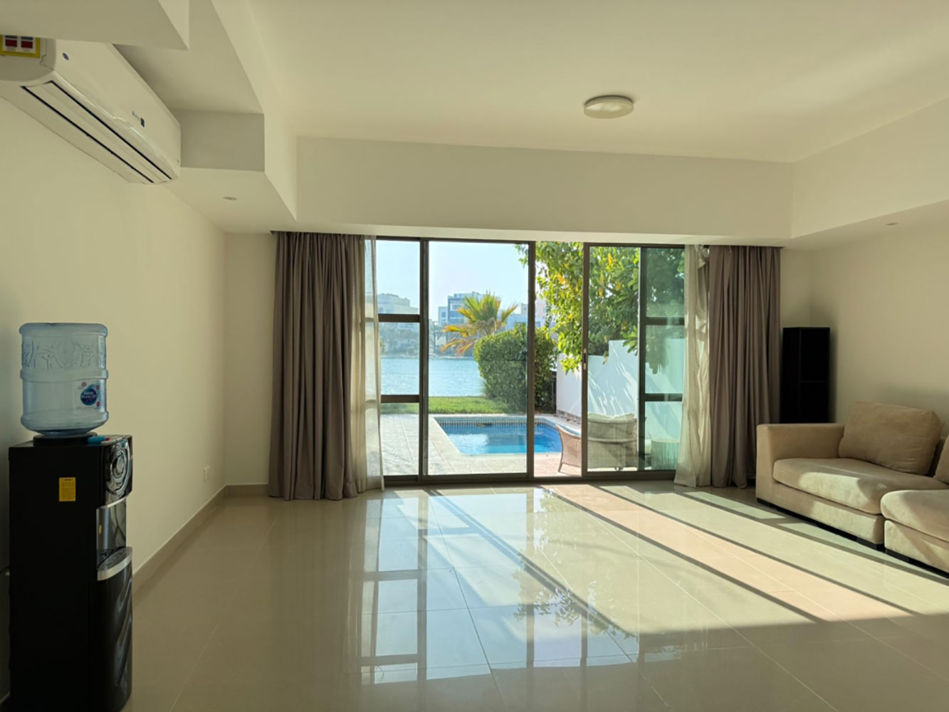 Villa for Rent in Amwaj Island Image #2246 3