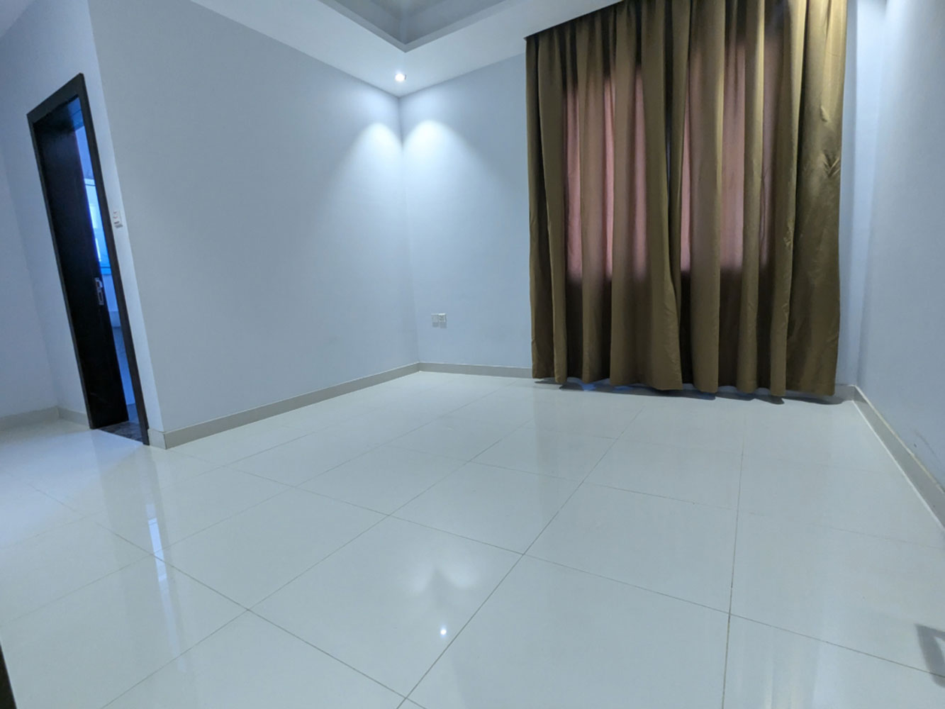 Apartment for Rent in Seef District Image #2257 3
