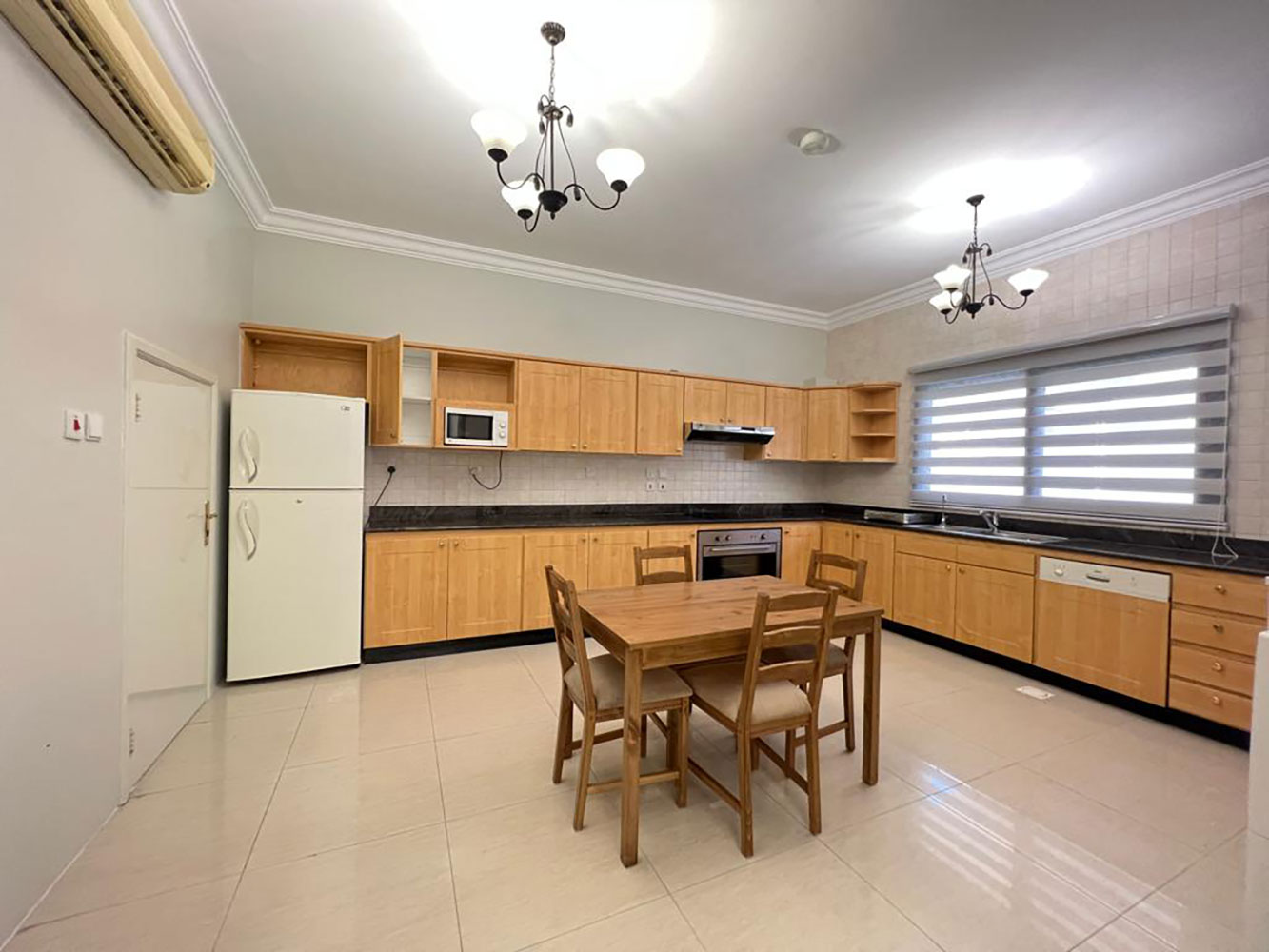 Villa for Rent in Juffair Image #2458 4