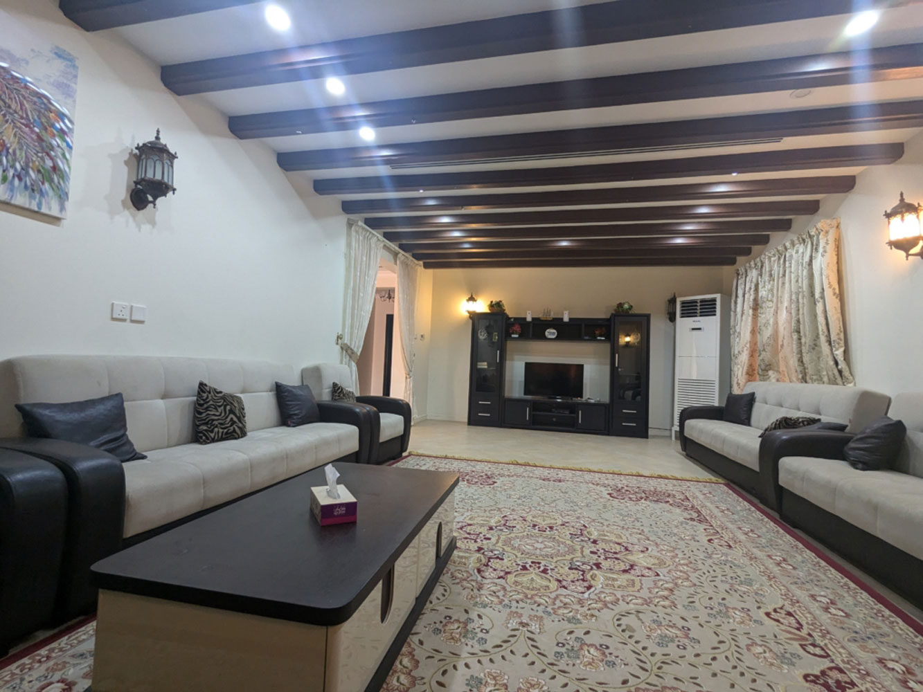 Villa for Rent in Areen Image #2523 1