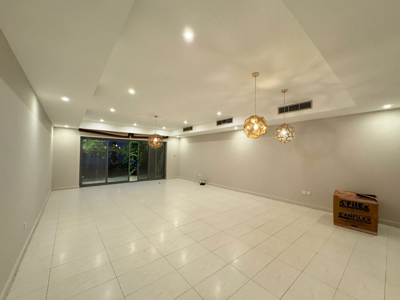 Villa for Rent in Amwaj Island Image #2744 4