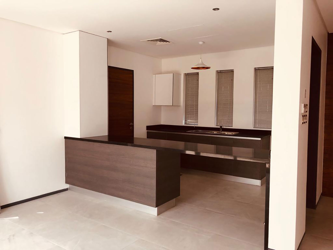 صورة فيلا للإيجار في سار #279 1