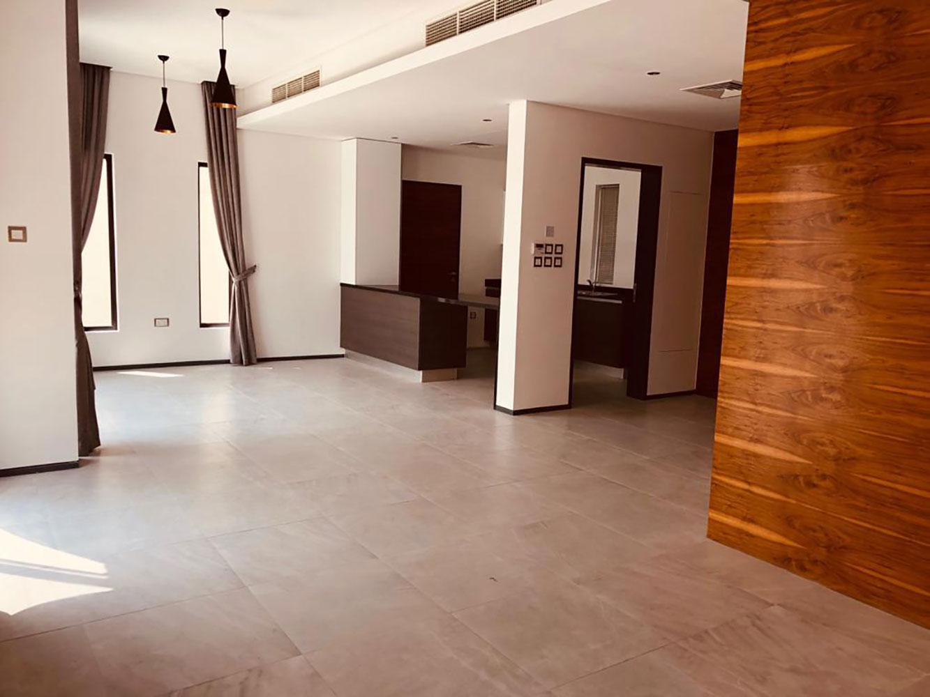 صورة فيلا للإيجار في سار #279 2