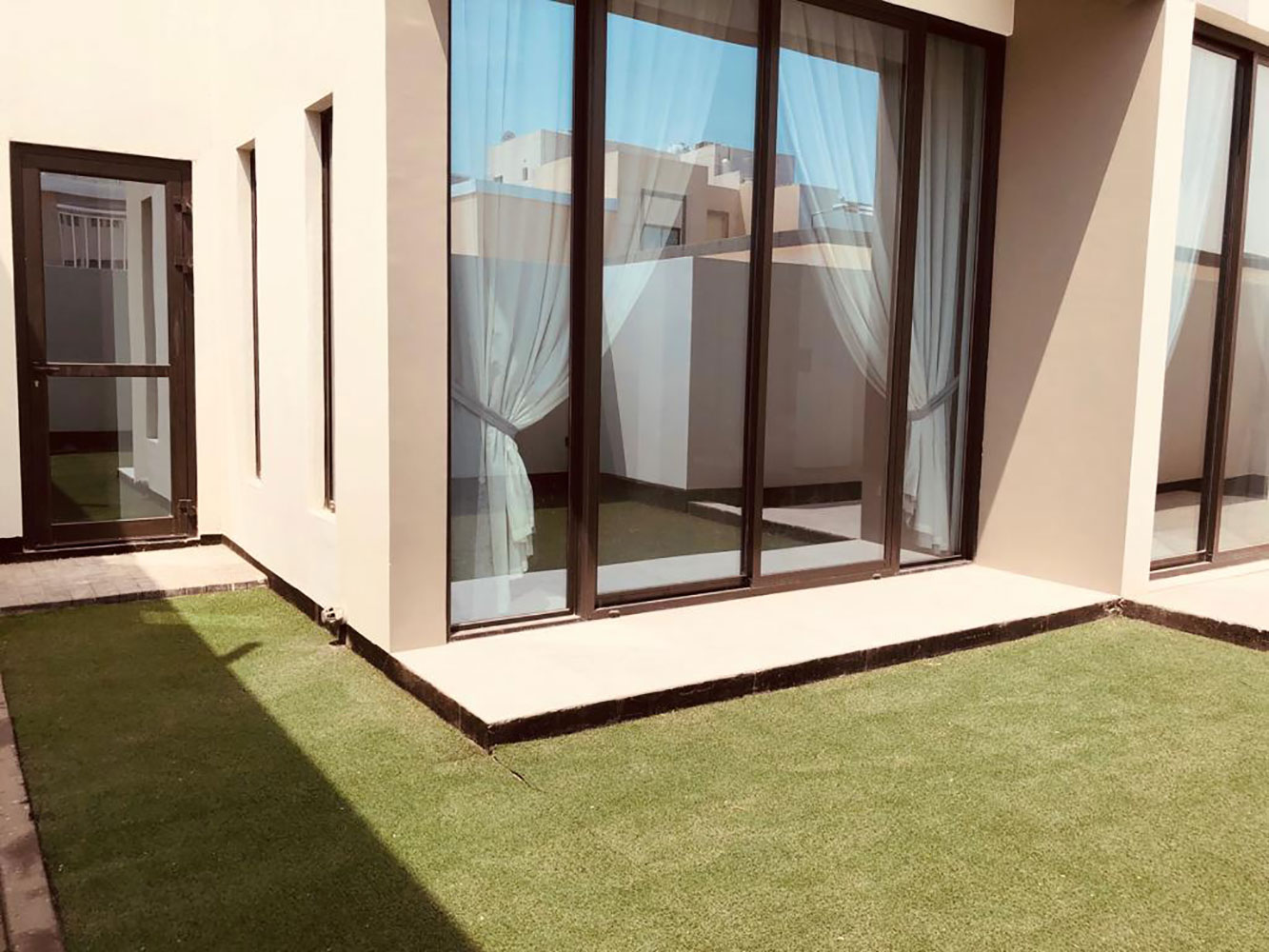 صورة فيلا للإيجار في سار #279 7