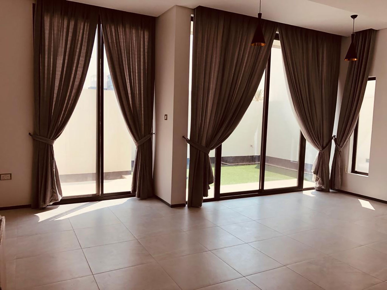 صورة فيلا للإيجار في سار #279 4