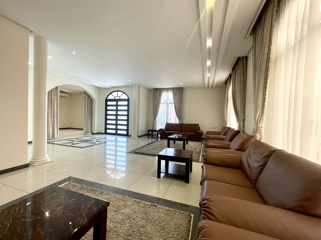 صورة فيلا للإيجار في توبلي #425 4