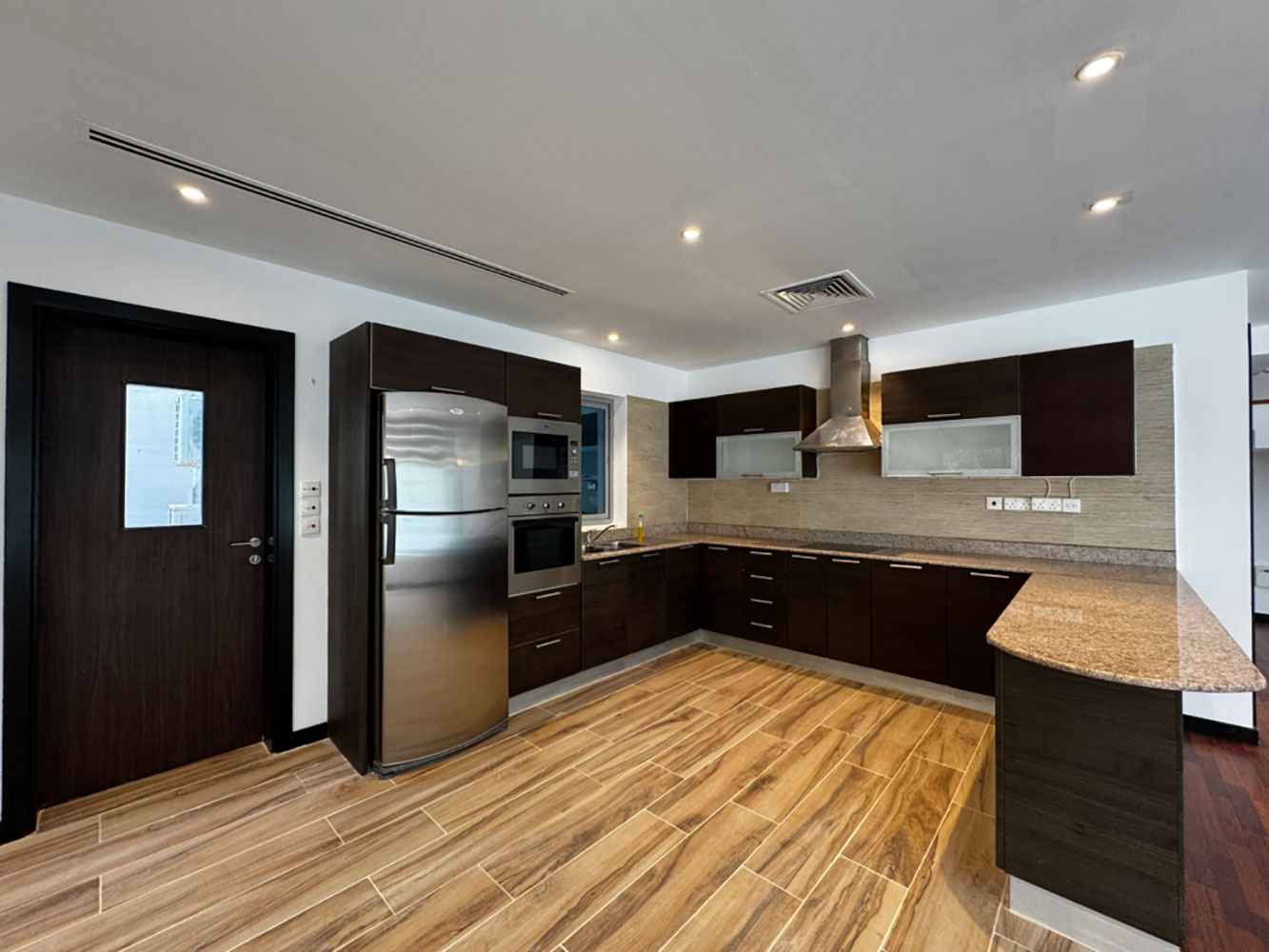 Villa for Rent in Sar Image #4935 3