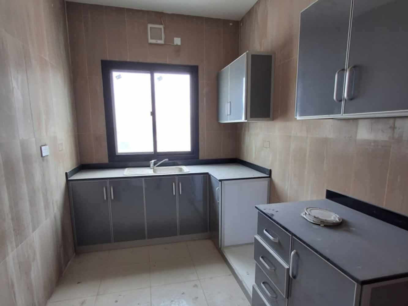 صورة شقة للإيجار في العكر #5427 6