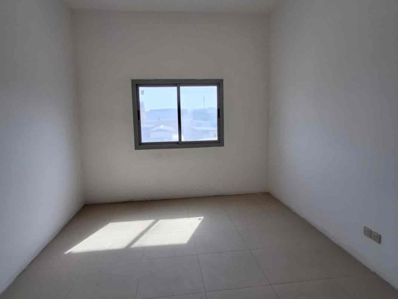 صورة مبنى للإيجار في سترة #5444 6