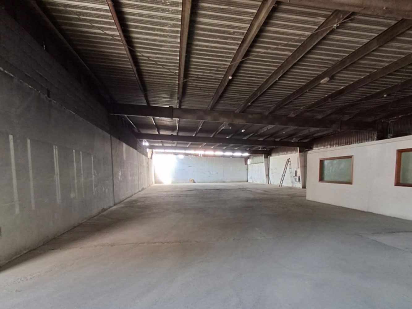 صورة مخزن للإيجار في سترة #6750 0