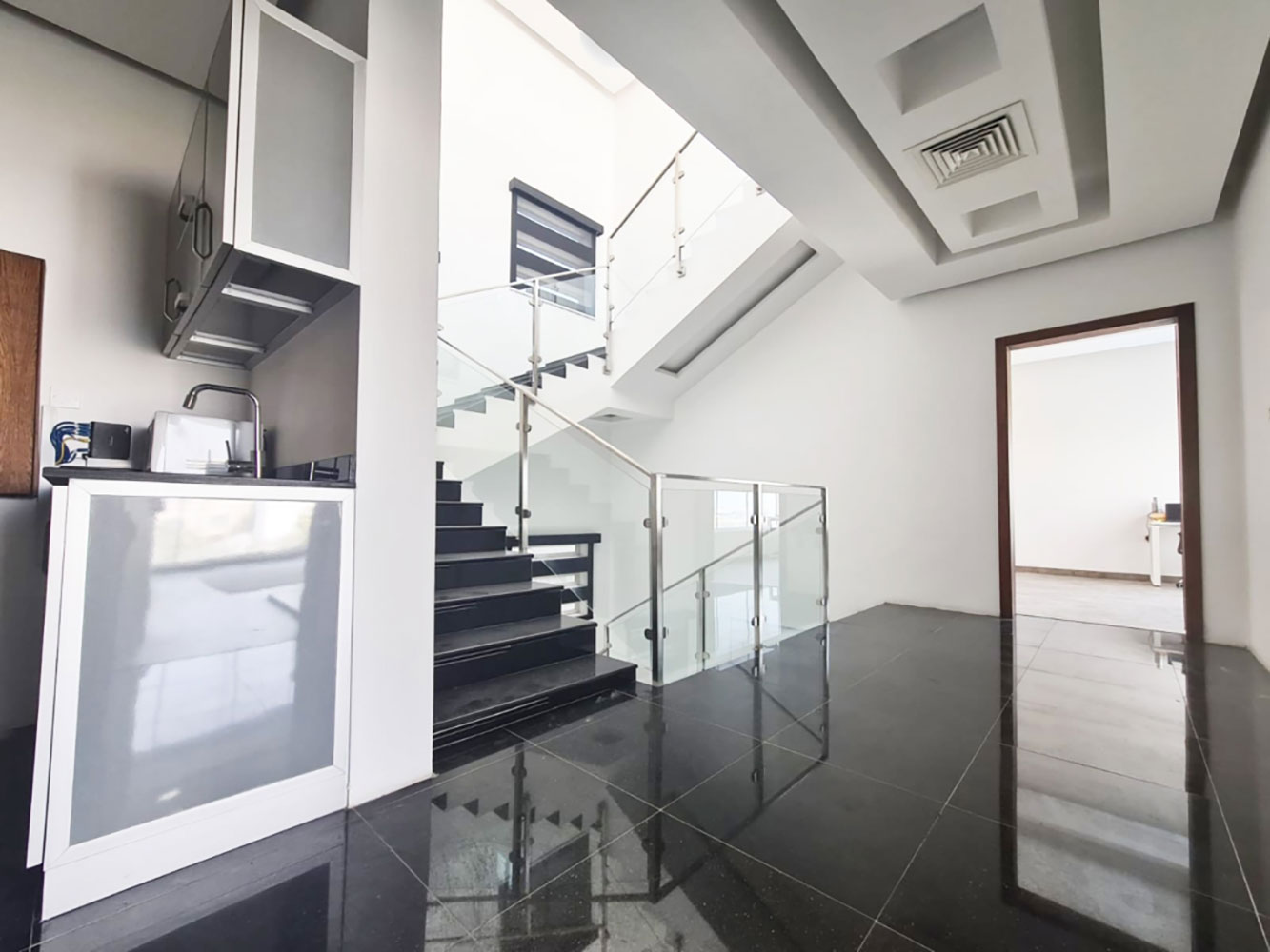 صورة فيلا للبيع في اللوزي #1058 6