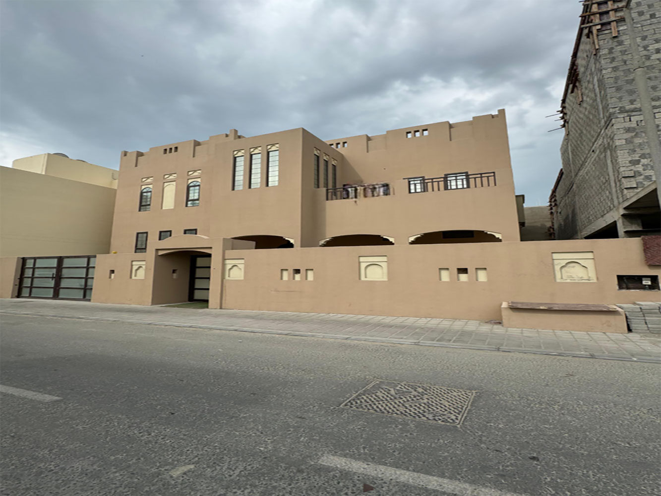 صورة فيلا للبيع في عالي #3665 0