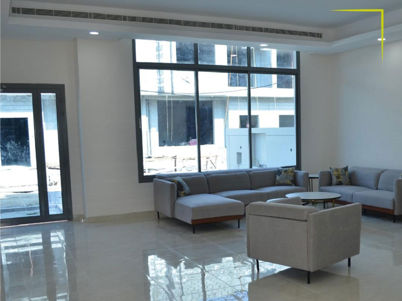 صورة فيلا للبيع في سار #370 3