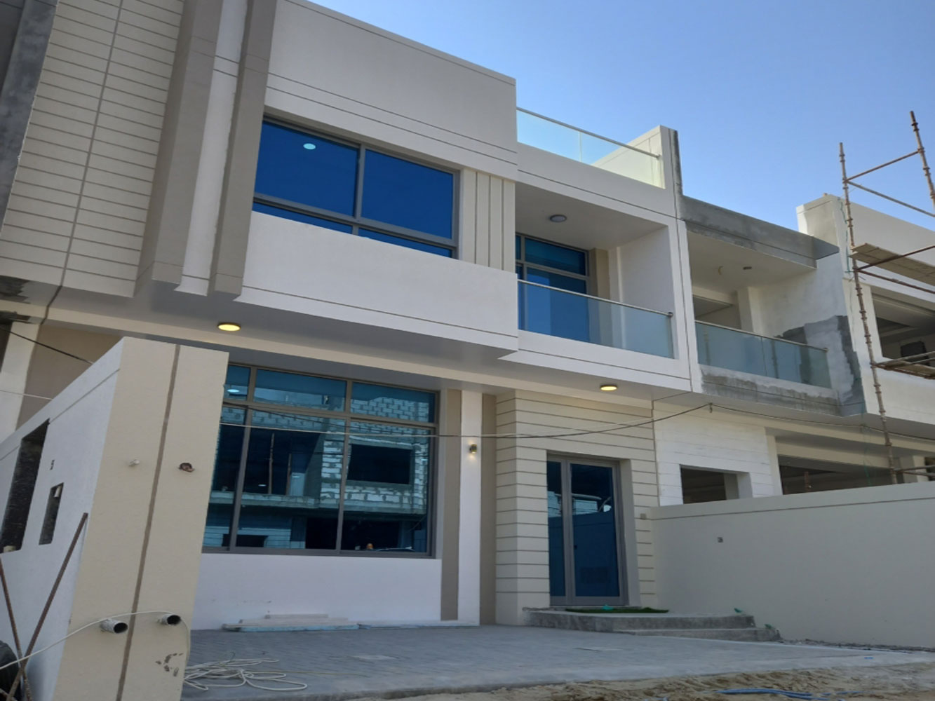 صورة فيلا للبيع في سار #370 1