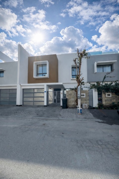 صورة فيلا للبيع في سار #9335 4