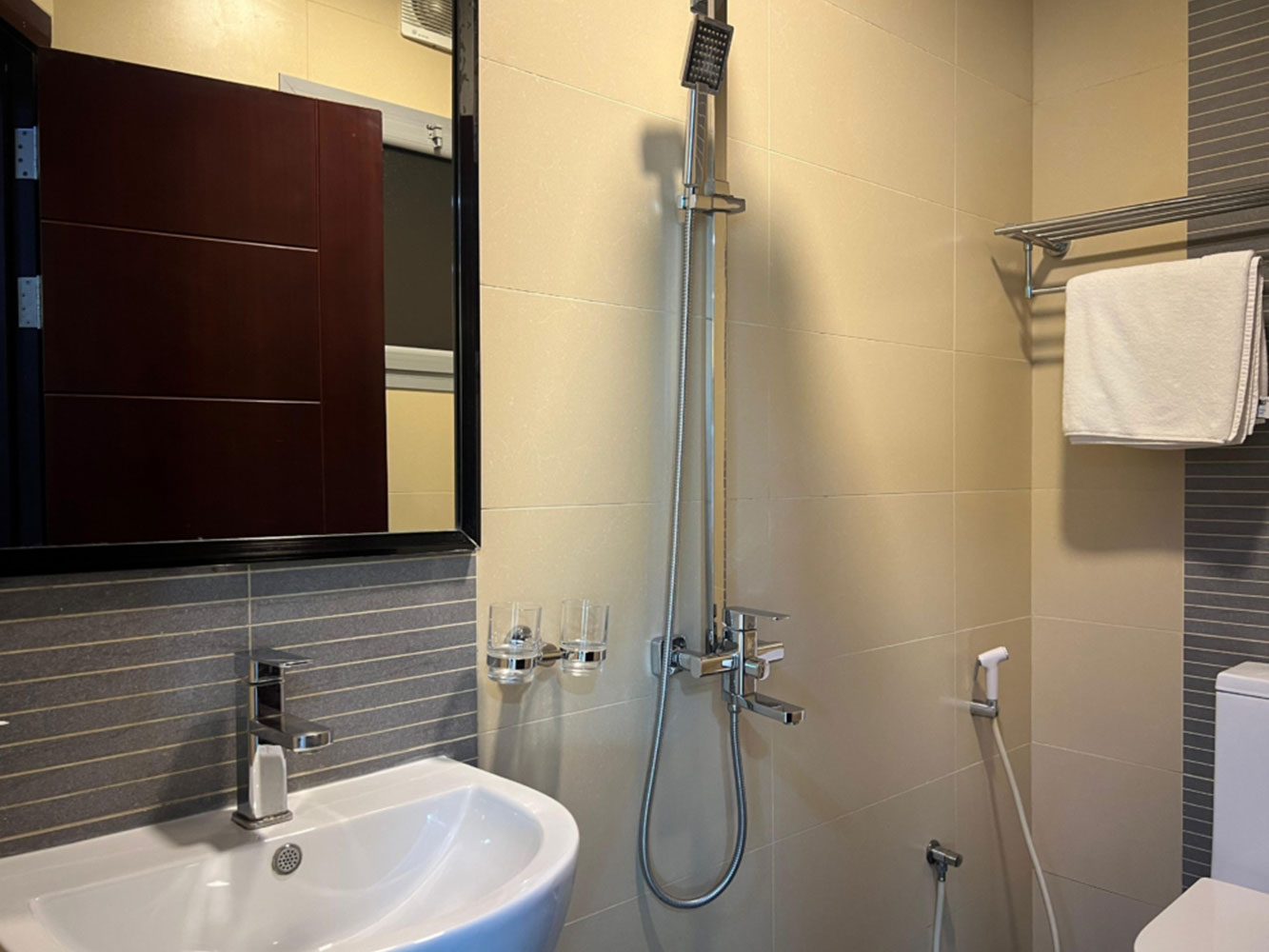 صورة شقة للإيجار في ام الحصم #3667 2