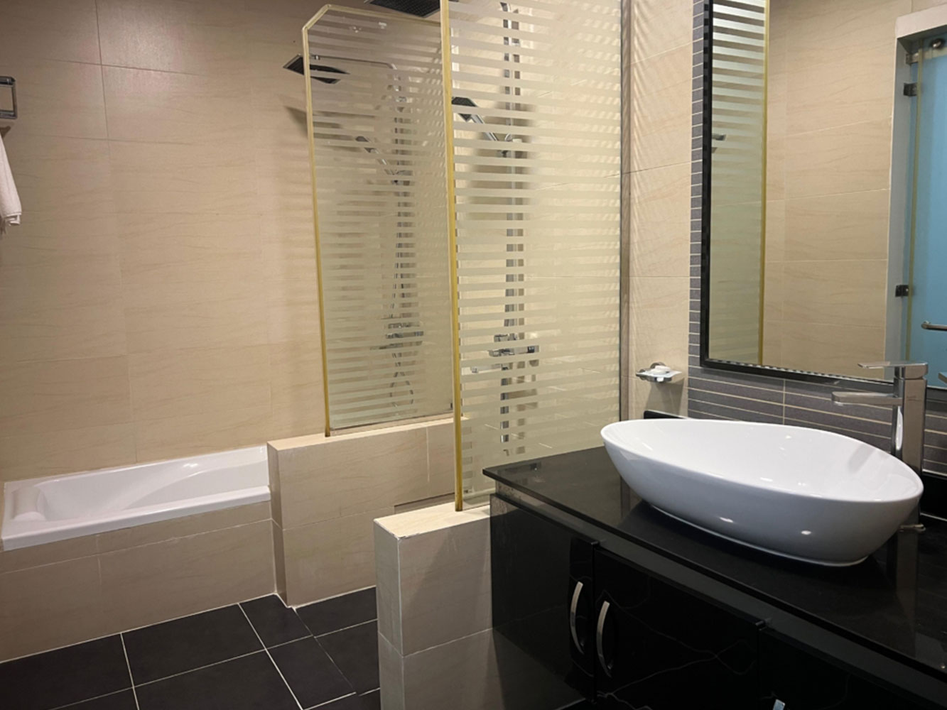 صورة شقة للإيجار في ام الحصم #3667 3