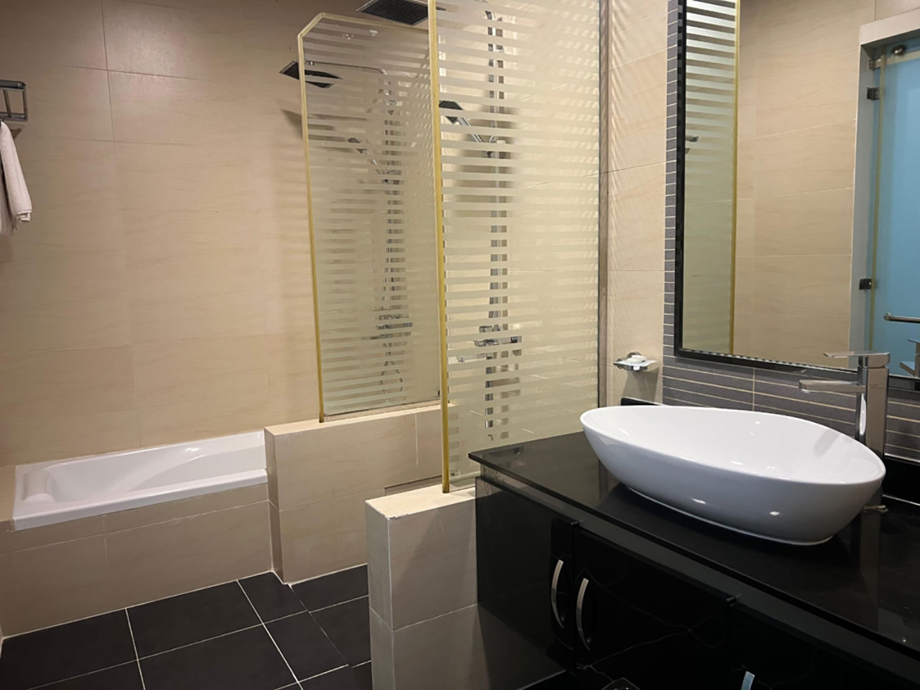 صورة شقة للإيجار في ام الحصم #3934 3