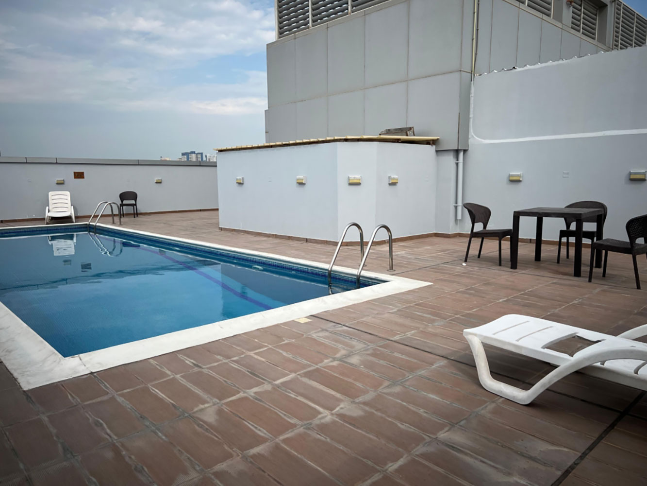 صورة شقة للإيجار في ام الحصم #3934 1