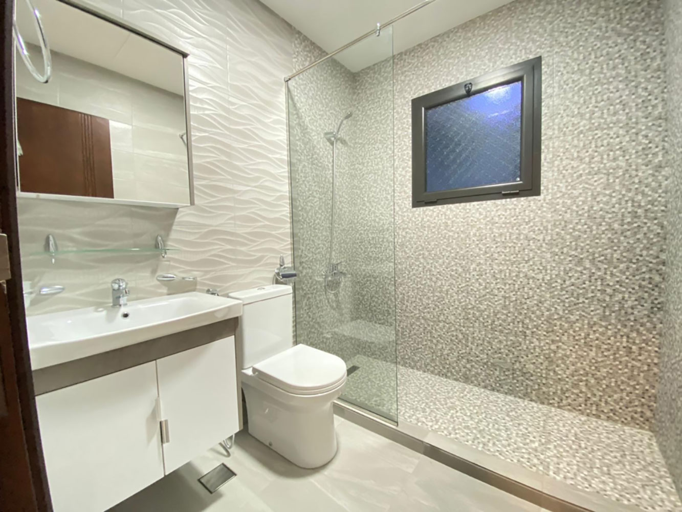 Apartment for Rent in Busaiteen Image #3950 7