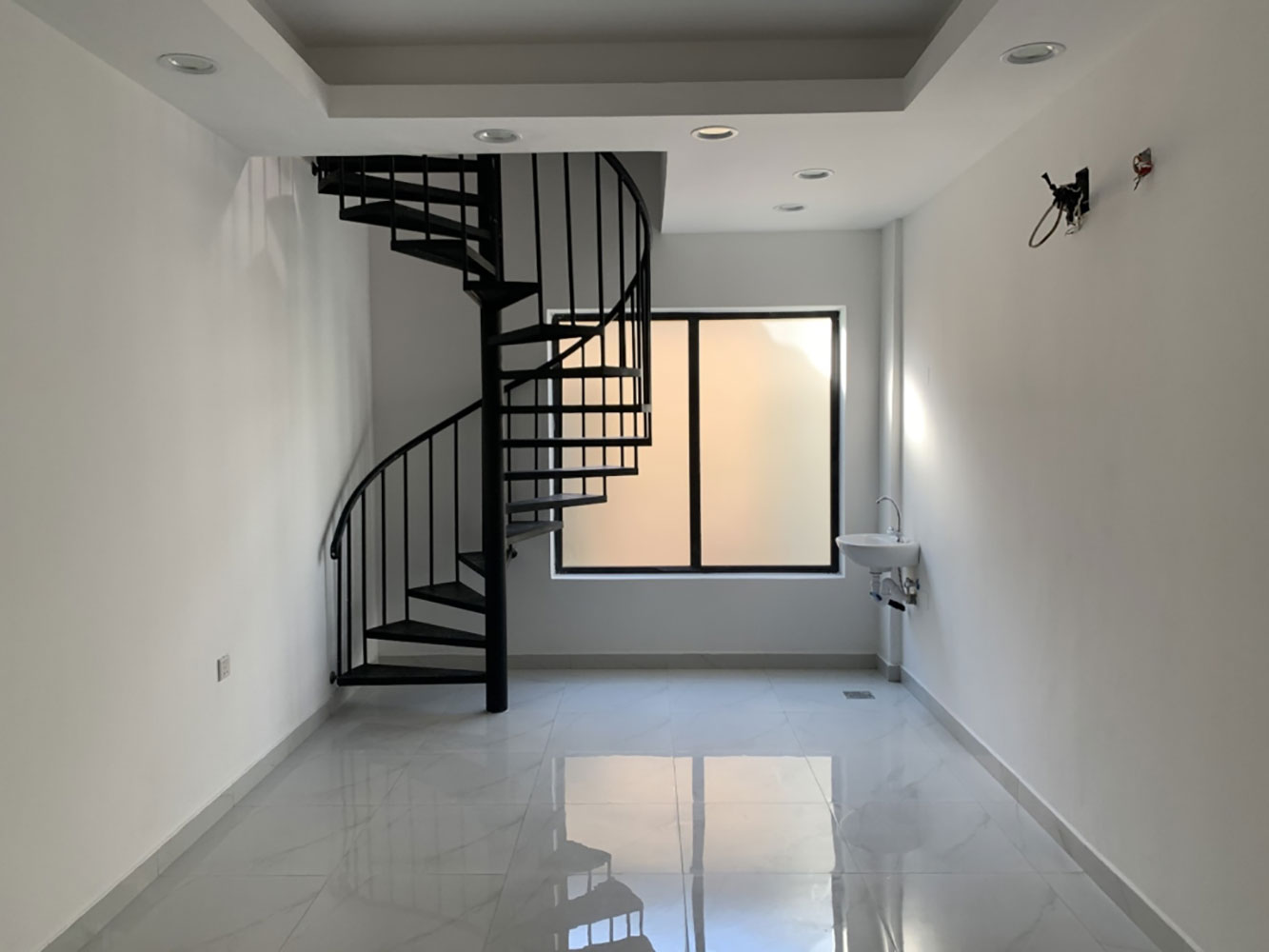 صورة محل للإيجار في المنامة #4046 3