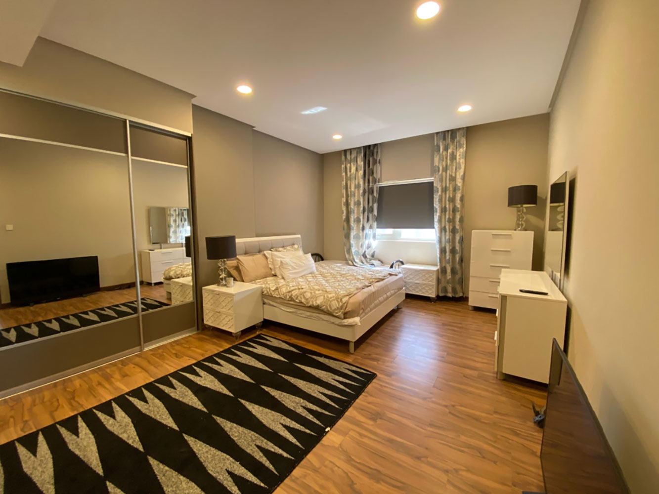 صورة شقة للإيجار في ضاحية السيف #6622 4