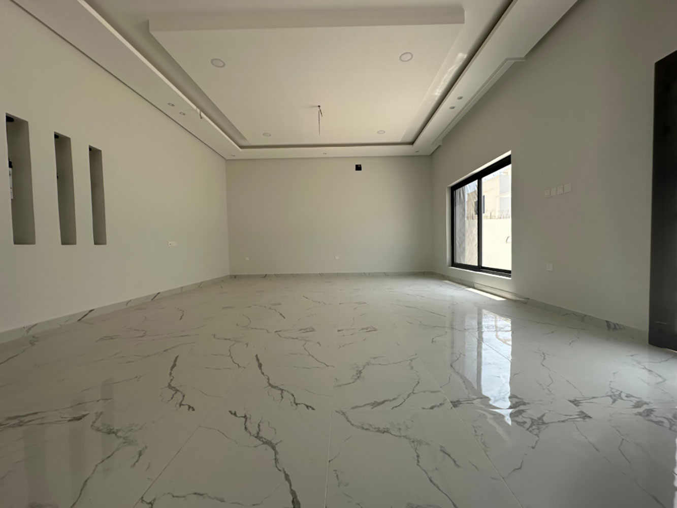 Villa for Sale in Hidd Image #2039 3