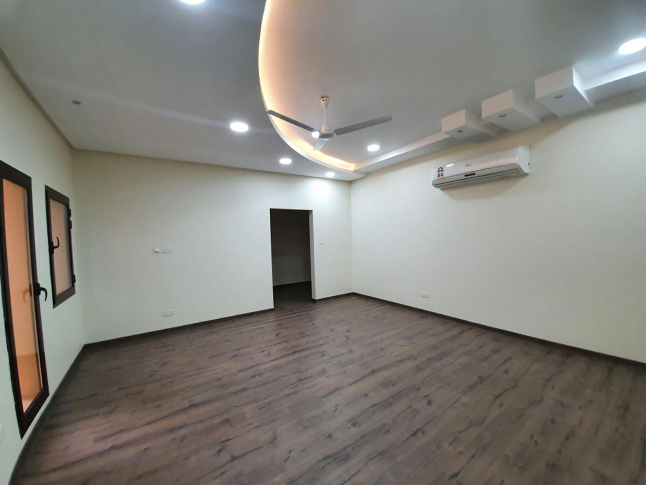 صورة فيلا للإيجار في سند #2055 5