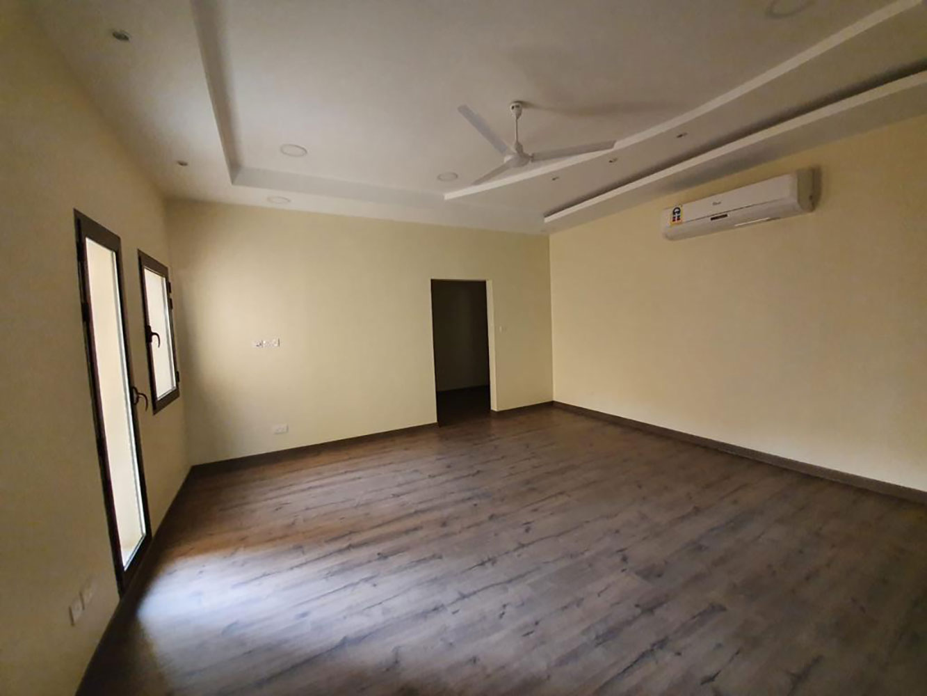 صورة فيلا للإيجار في سند #2055 2