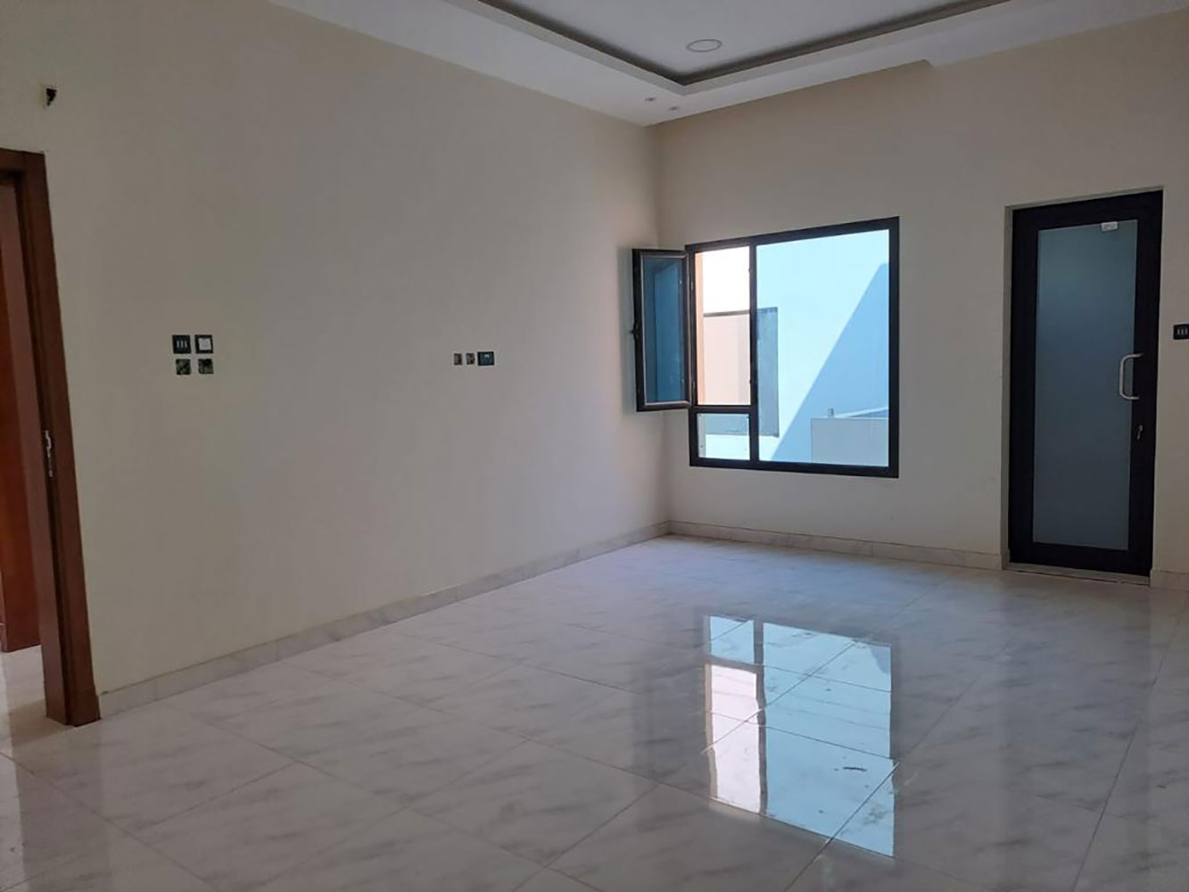 صورة فيلا للبيع في باربار #2138 3