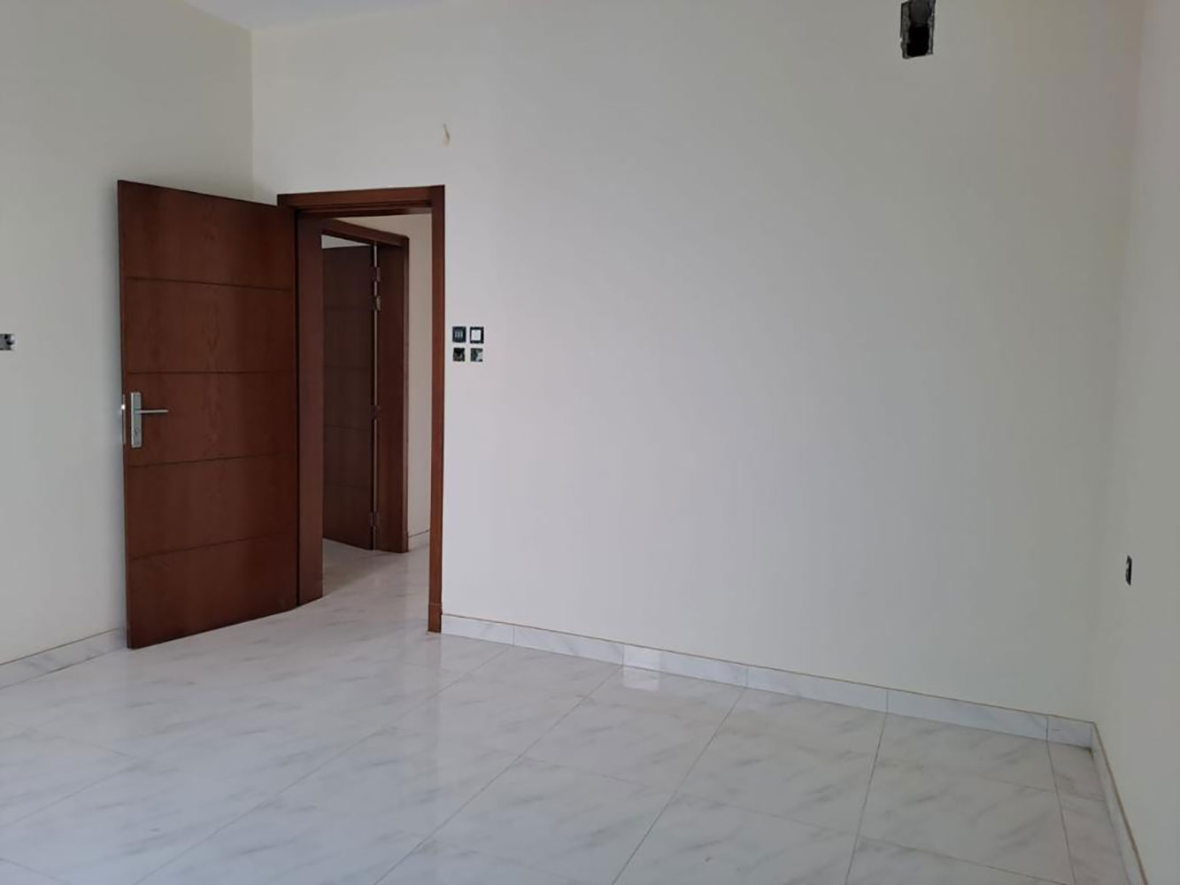 صورة فيلا للبيع في باربار #2138 2