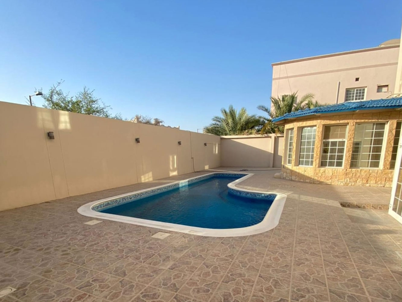 صورة فيلا للبيع في مدينة حمد #2366 1