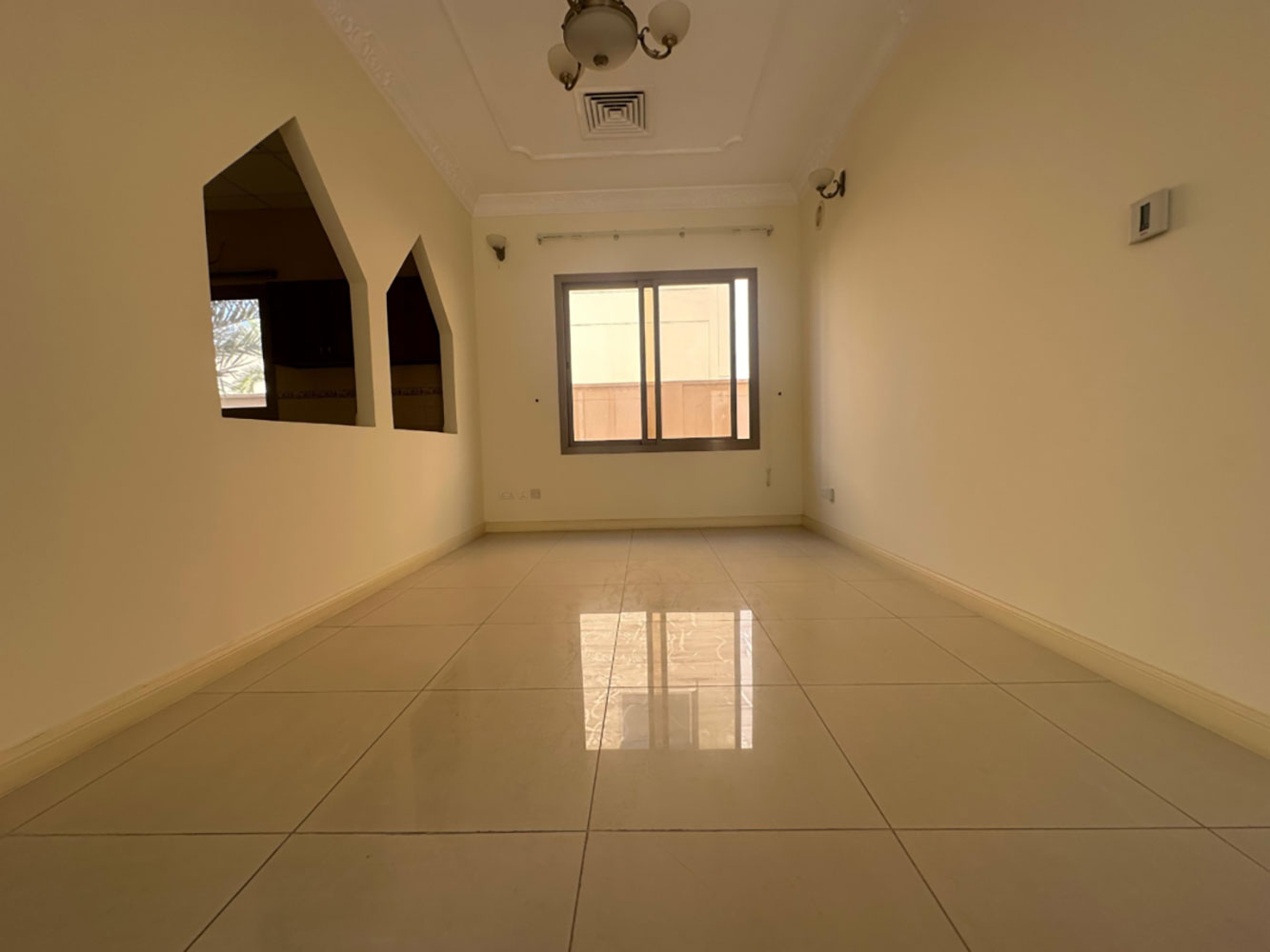 صورة فيلا للإيجار في الجنبية #2453 1