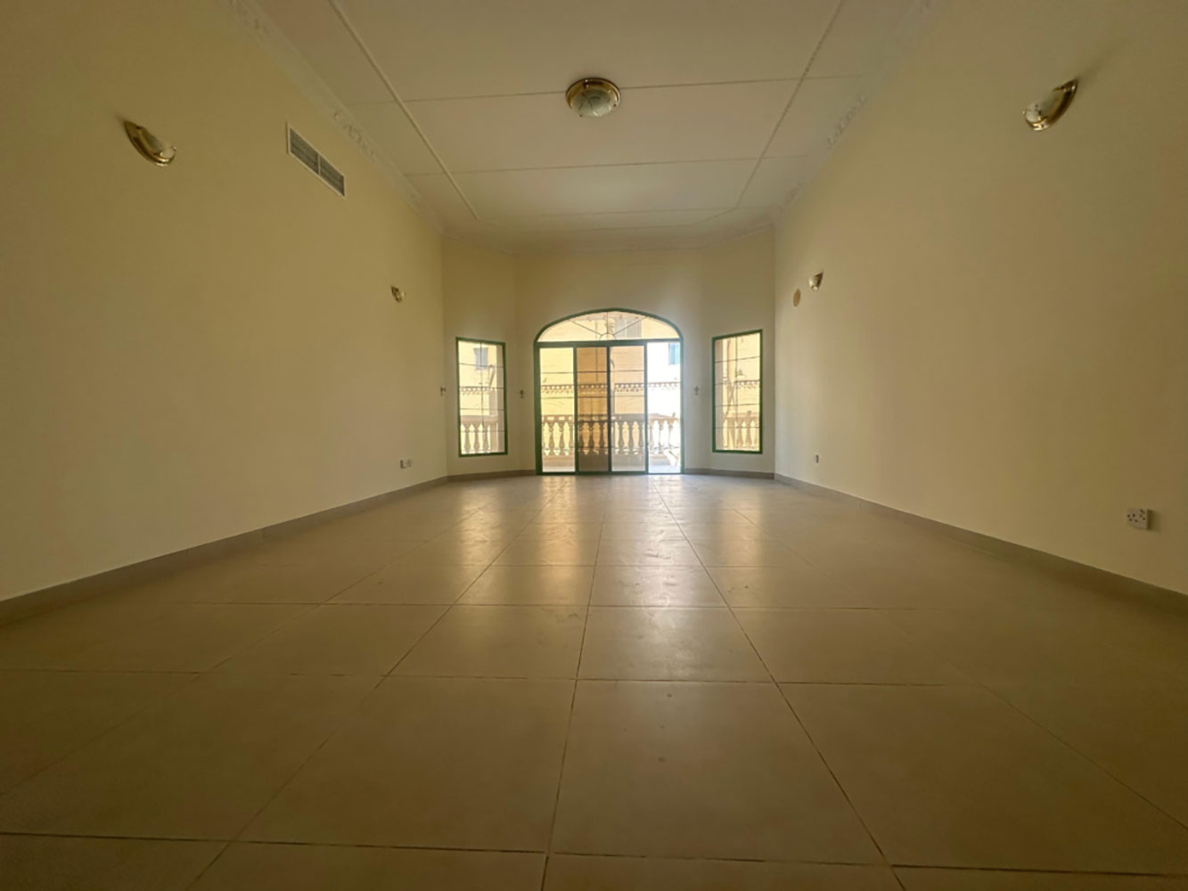 صورة فيلا للإيجار في الجنبية #2456 5