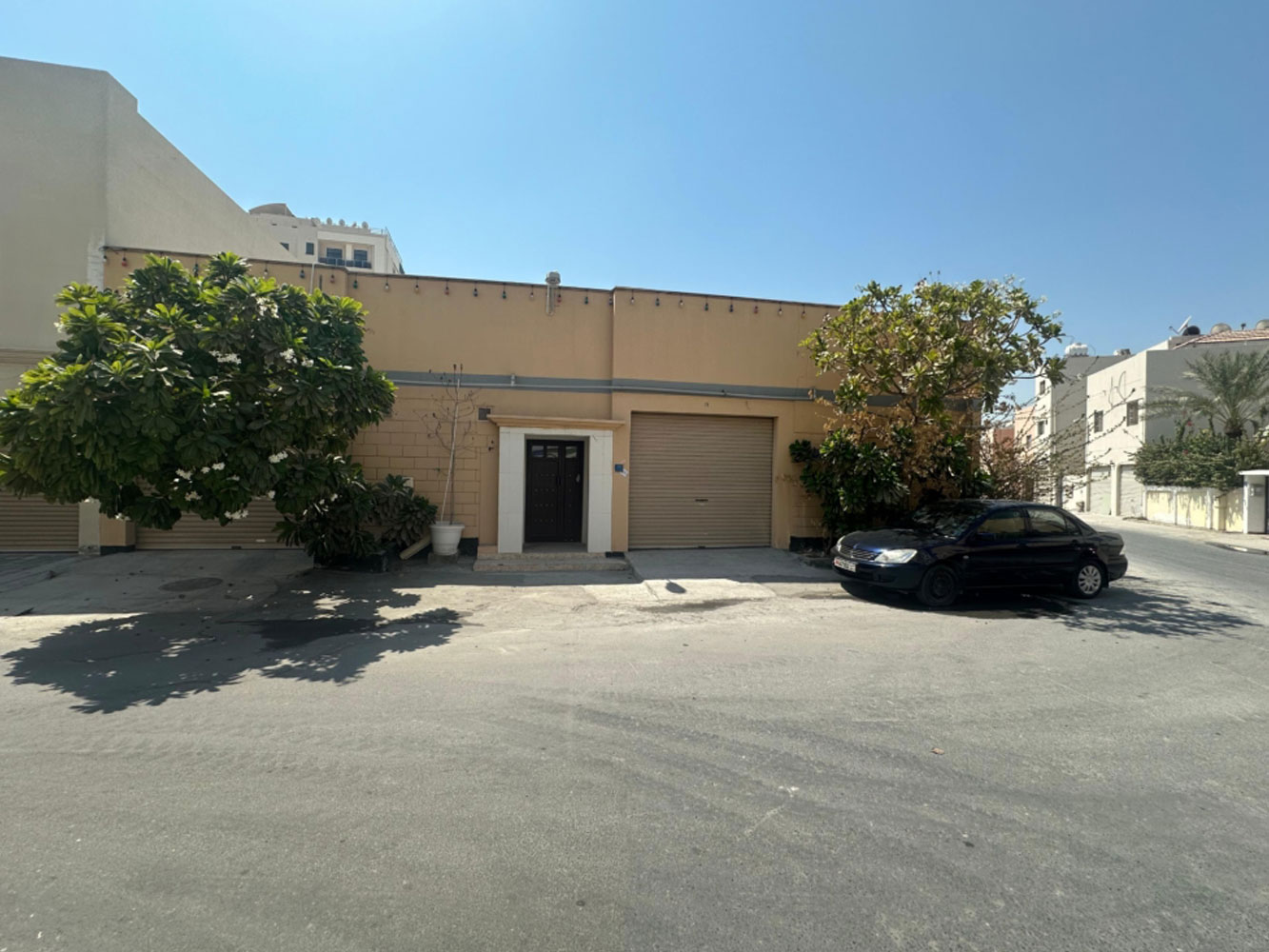 صورة فيلا للبيع في سار #2460 1