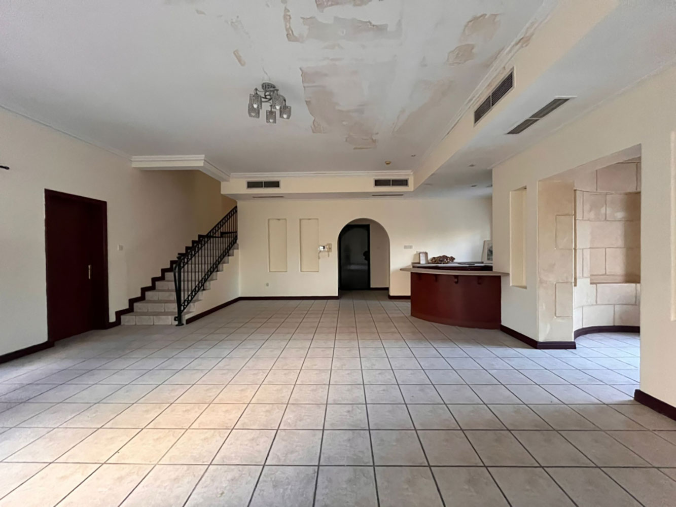 صورة فيلا للبيع في سار #3050 6