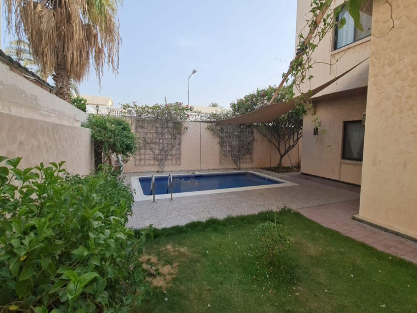 صورة فيلا للبيع في سار #3050 2