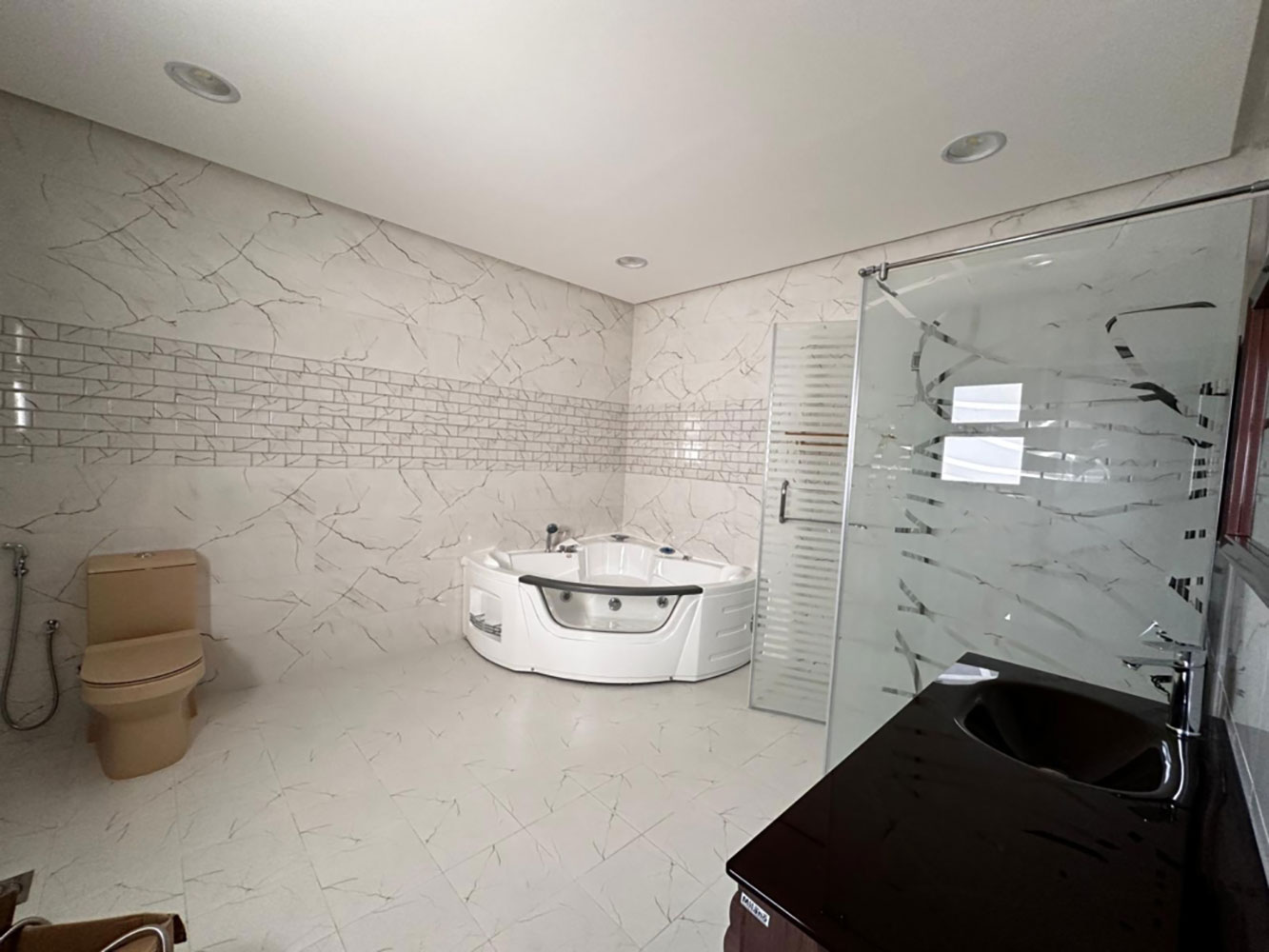 صورة فيلا للبيع في البسيتين #3331 2