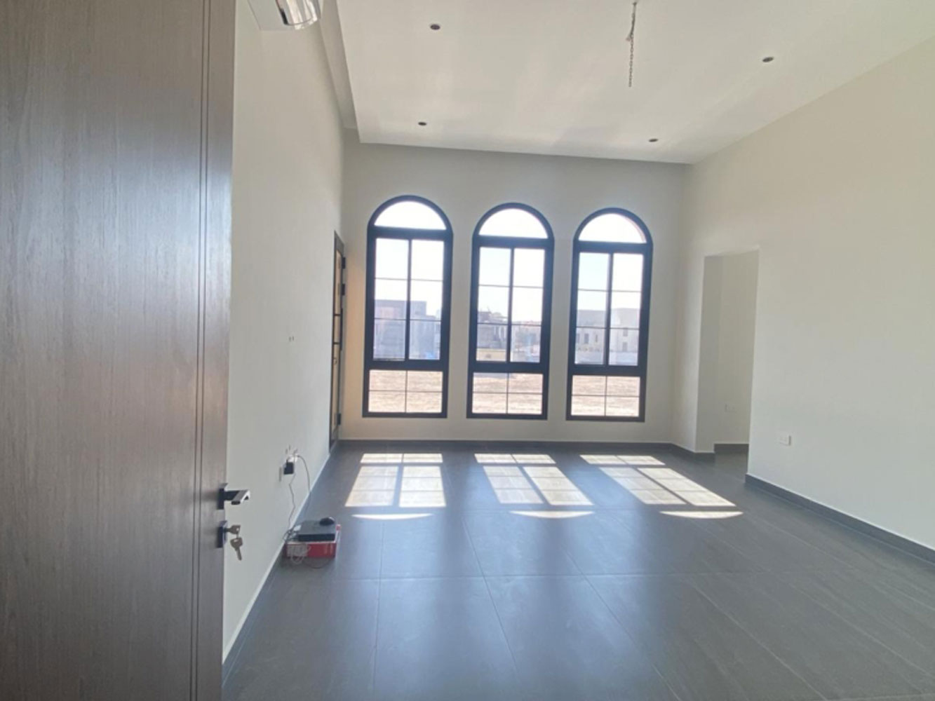 صورة فيلا للبيع في سار #3525 3