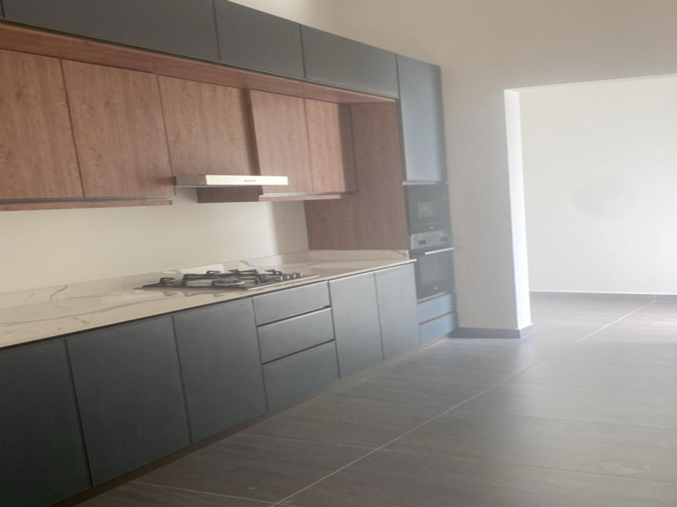 صورة فيلا للبيع في سار #3525 1