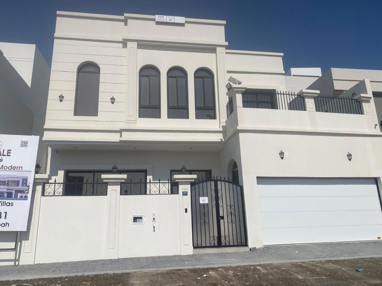 صورة فيلا للبيع في سار #3525 0