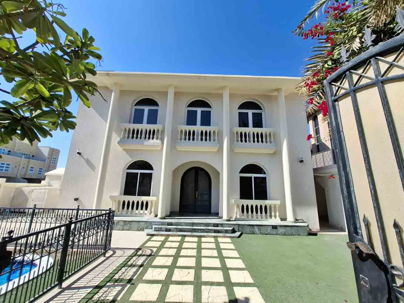 صورة فيلا للبيع في توبلي #4191 0