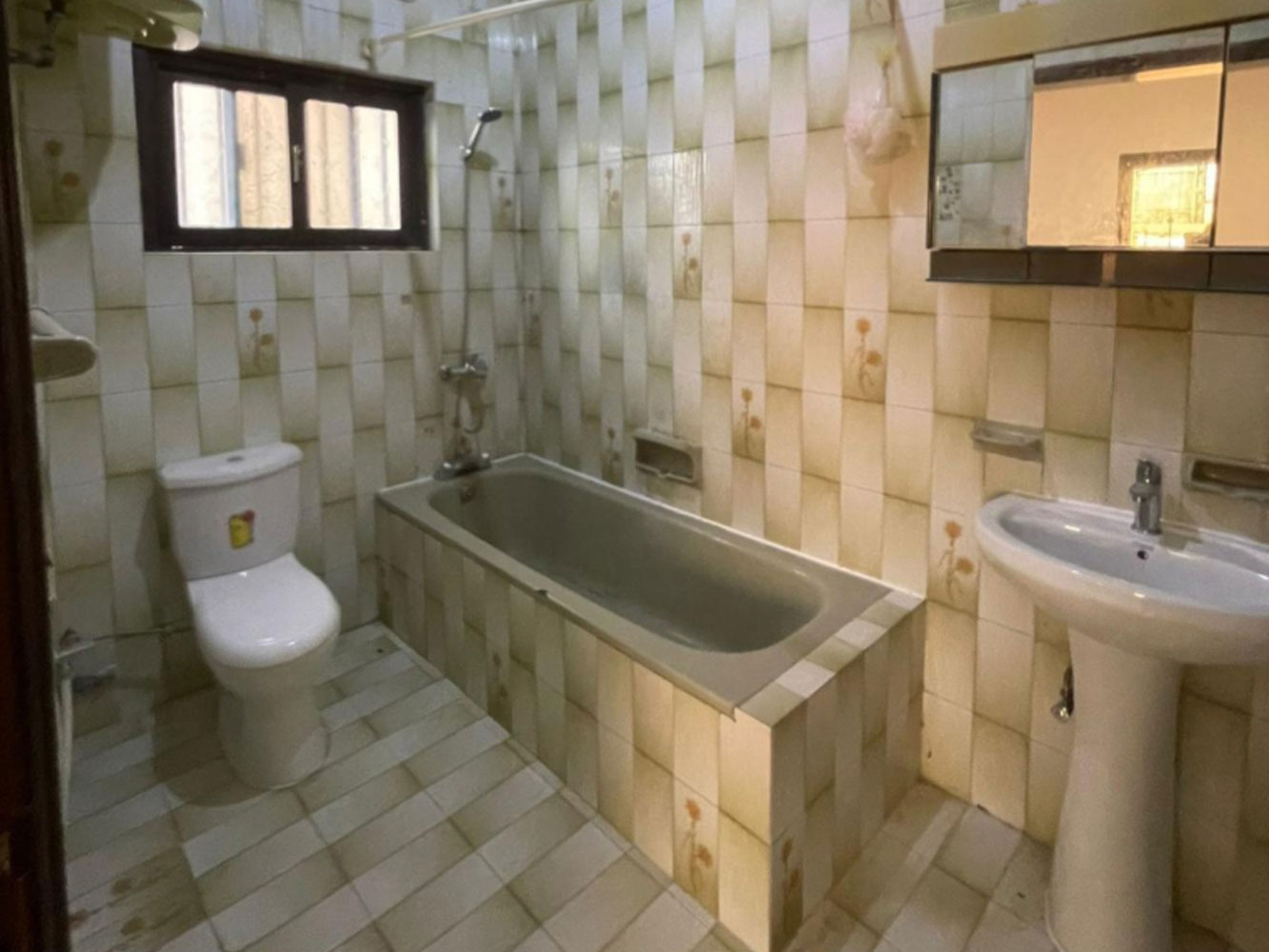 صورة فيلا للبيع في عالي #4887 3