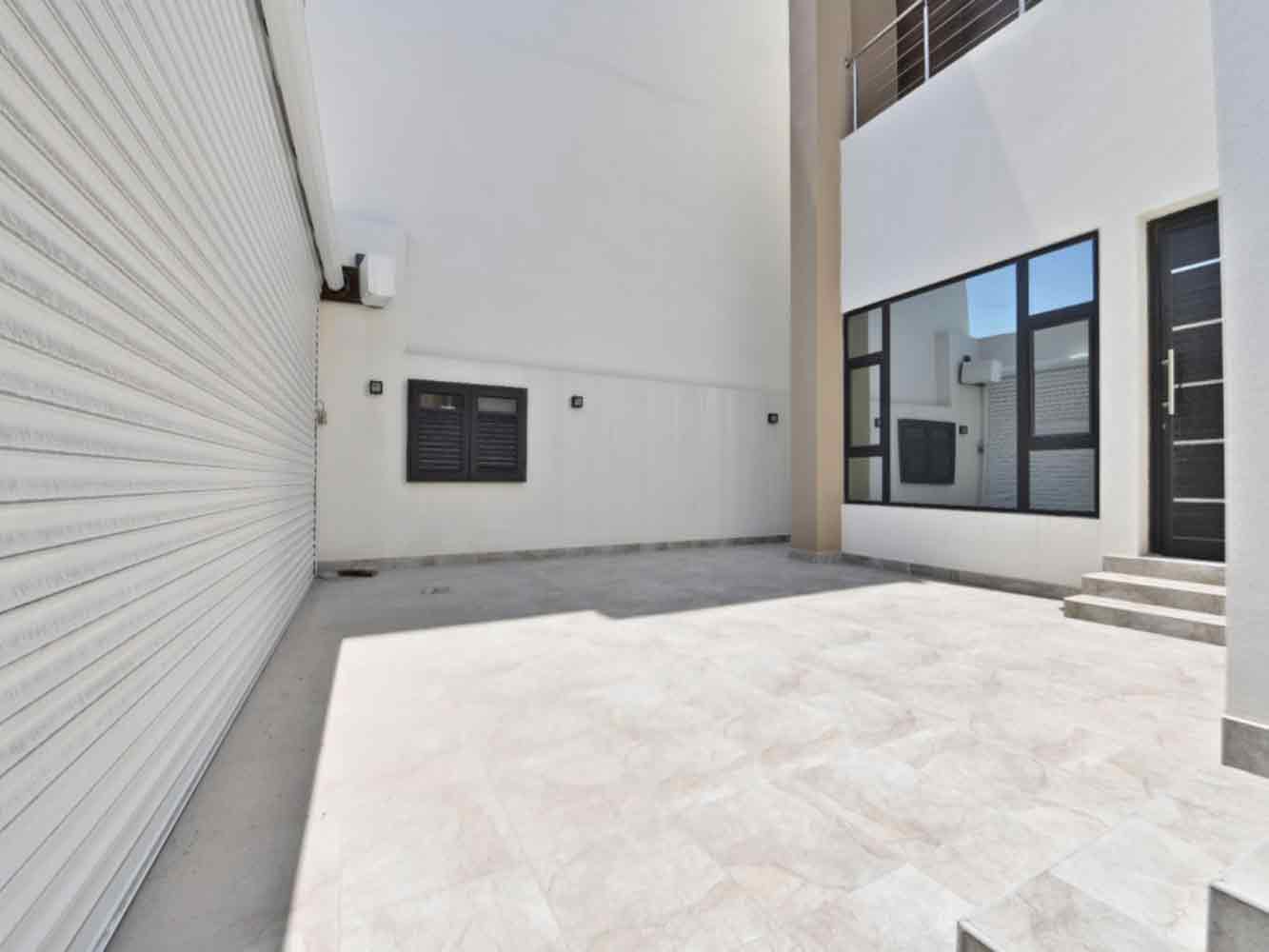 صورة فيلا للبيع في سترة #5367 2