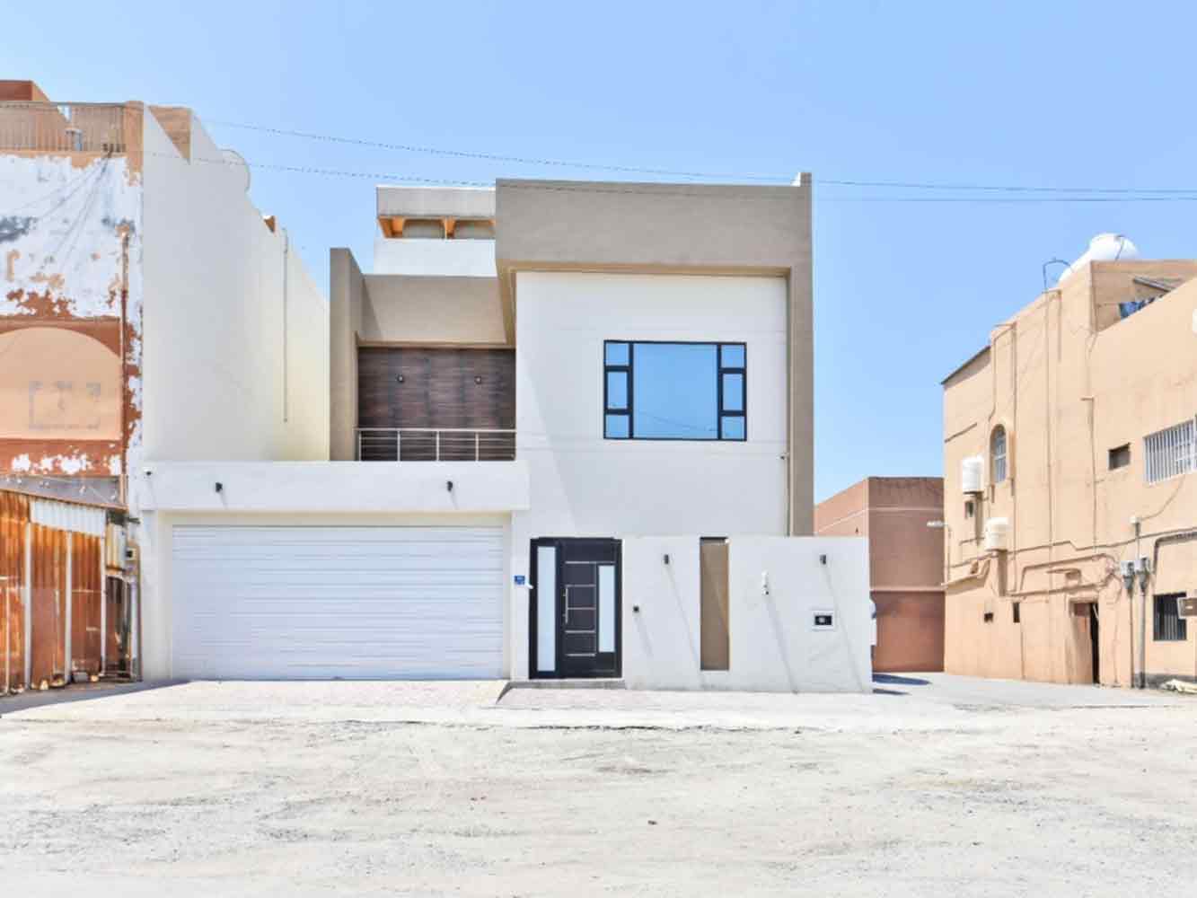 صورة فيلا للبيع في سترة #5367 0