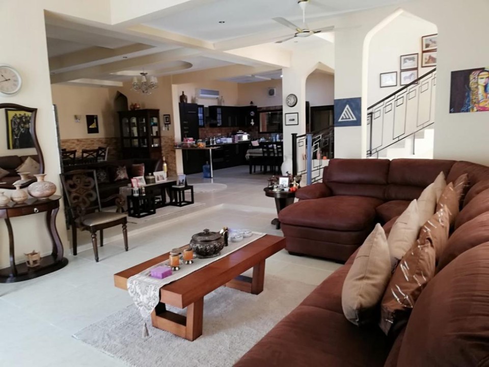 Villa for Sale in Karranah Image #8407 4
