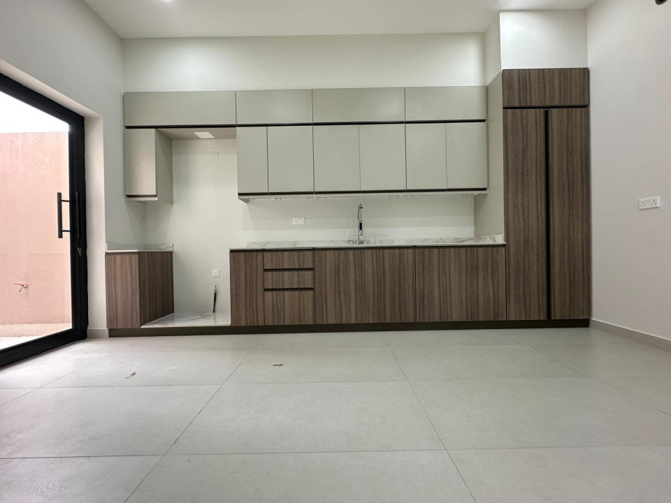Villa for Sale in Arad Image #9933 4