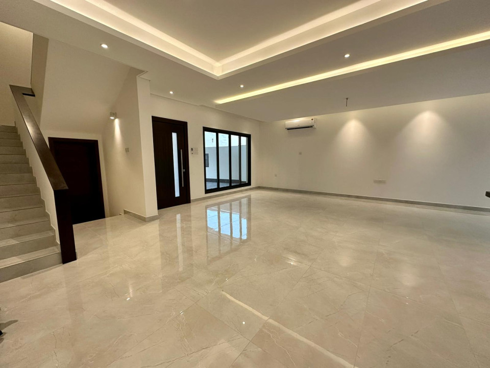 Villa for Rent in Busaiteen Image #9974 0 